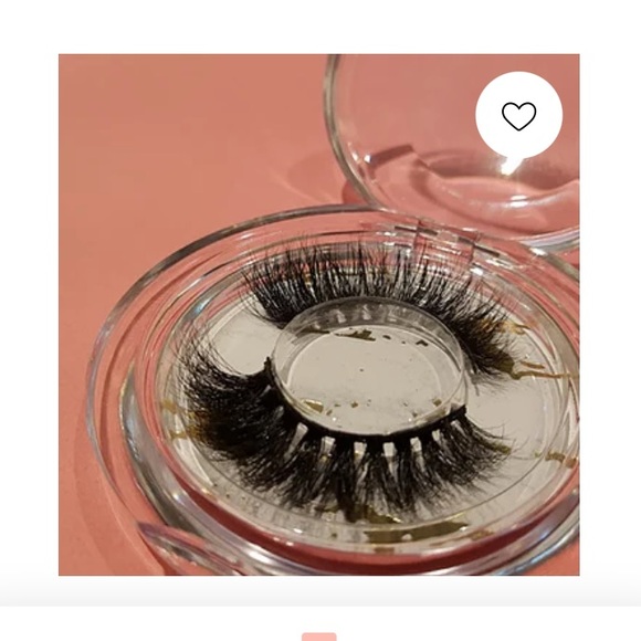 Love Bomb Black False Eyelashes - Picture 2 of 3